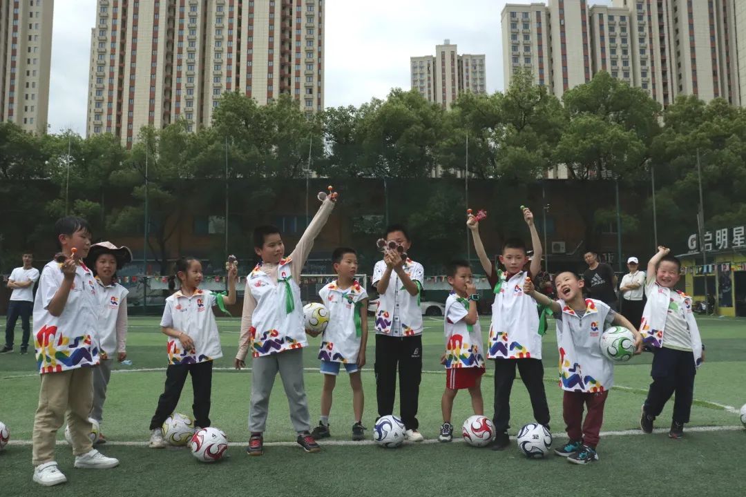 周末公益足球活动,公益小天使儿童节