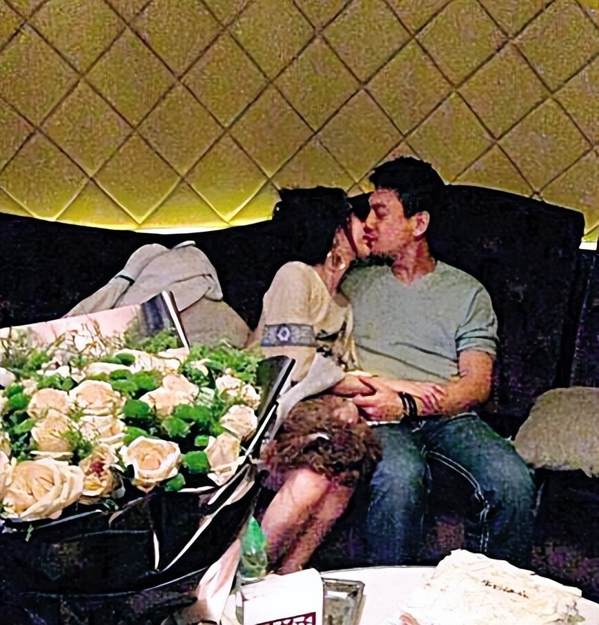 他长相一般，活得美艳，3个月就换一个女友，网友：比我换衣服快