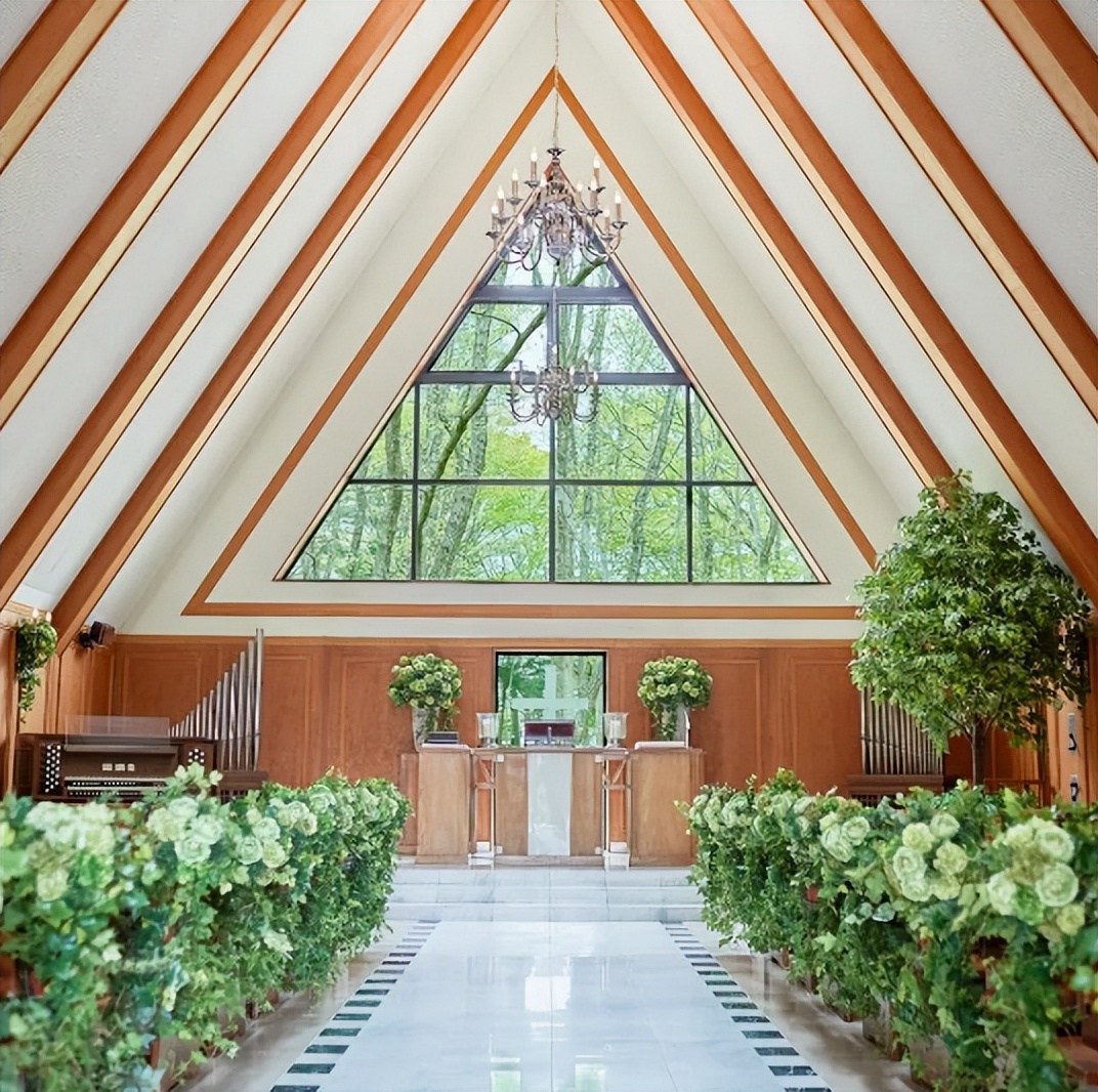 日本十字架教堂,日本教堂