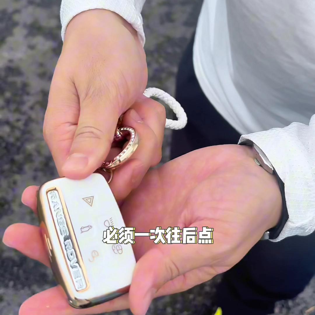 路虎揽胜运动版二手价格,路虎揽胜极光价格二手