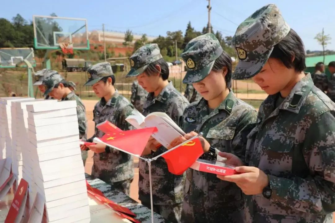 中国军人的代表名词是什么,我国军人的名称