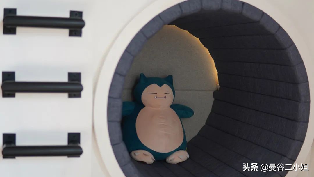 只要100多万的泰国三层别墅，6米挑高玻璃窗，比千万豪宅还大气