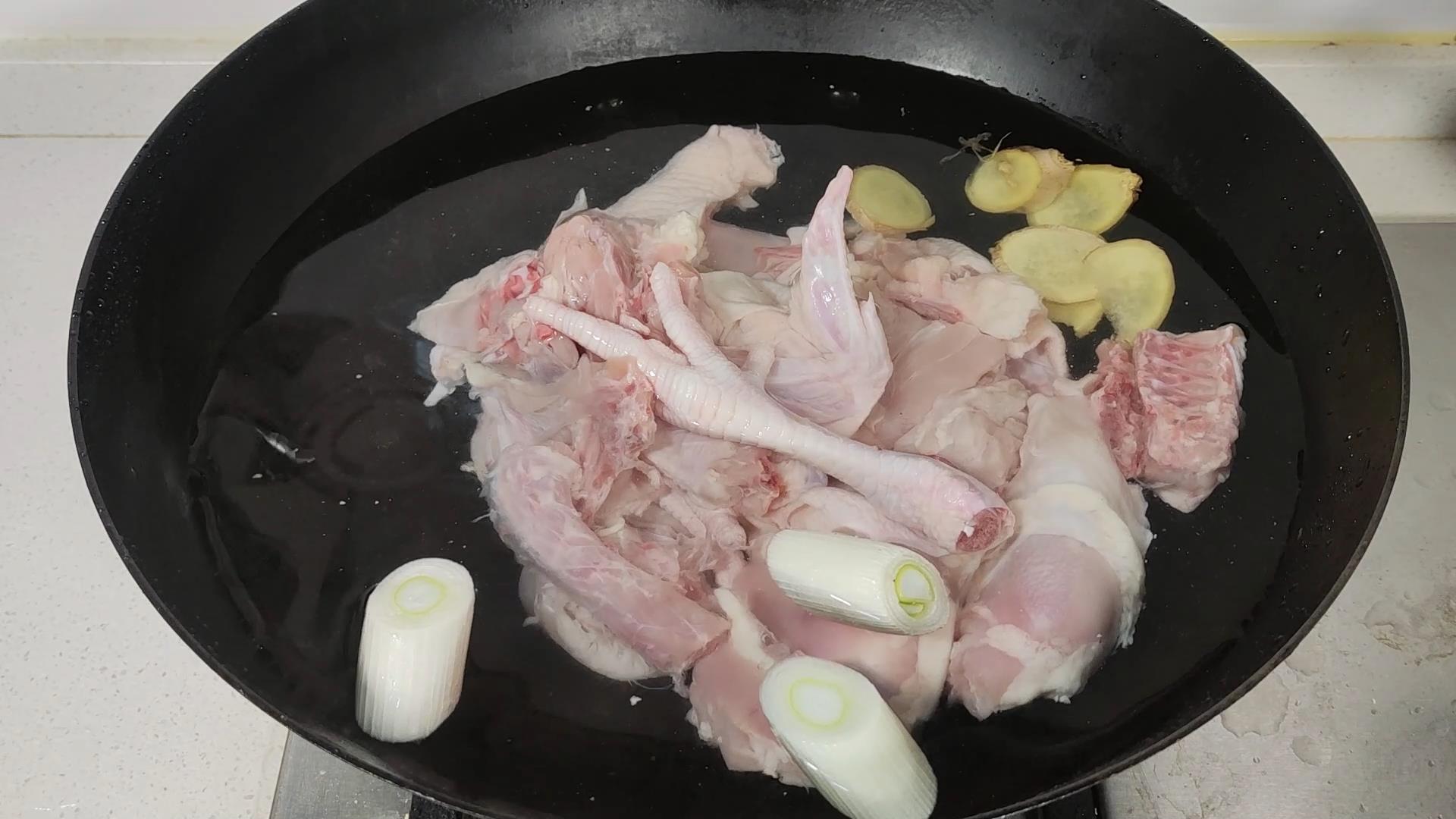 炖鸡汤都放哪些食材好喝,炖鸡汤的正确做法放什么