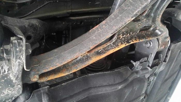 车辆底盘生锈腐烂用啥修补,车辆底部生锈穿孔怎么解决