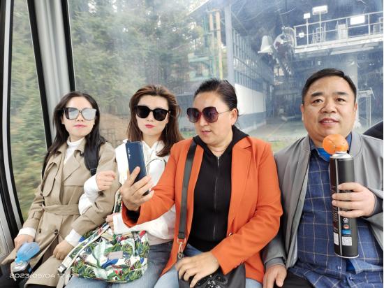 旅游就是花钱买罪受吗,假期没钱出游也是一种幸福