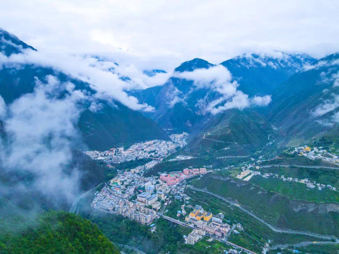 理县版MBTI来了，点击解锁小城性格→