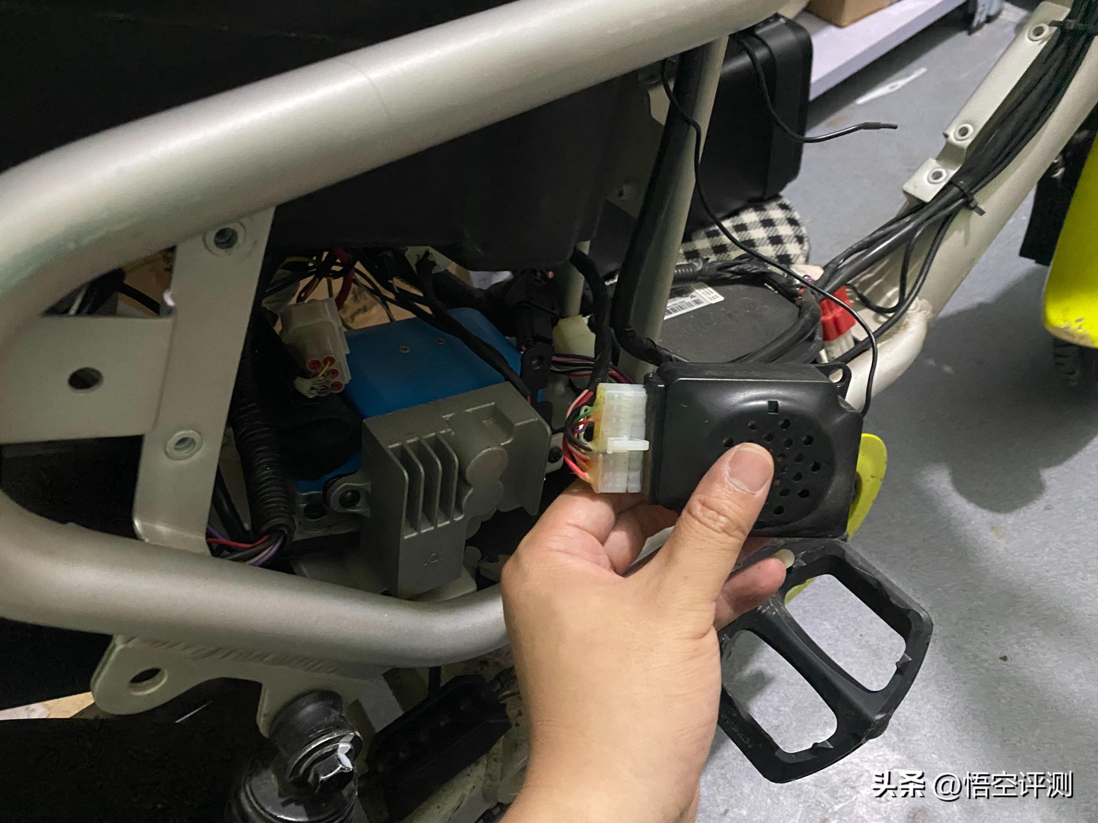 小牛电动车um超轻标准版,500钱的小牛电动车能买不