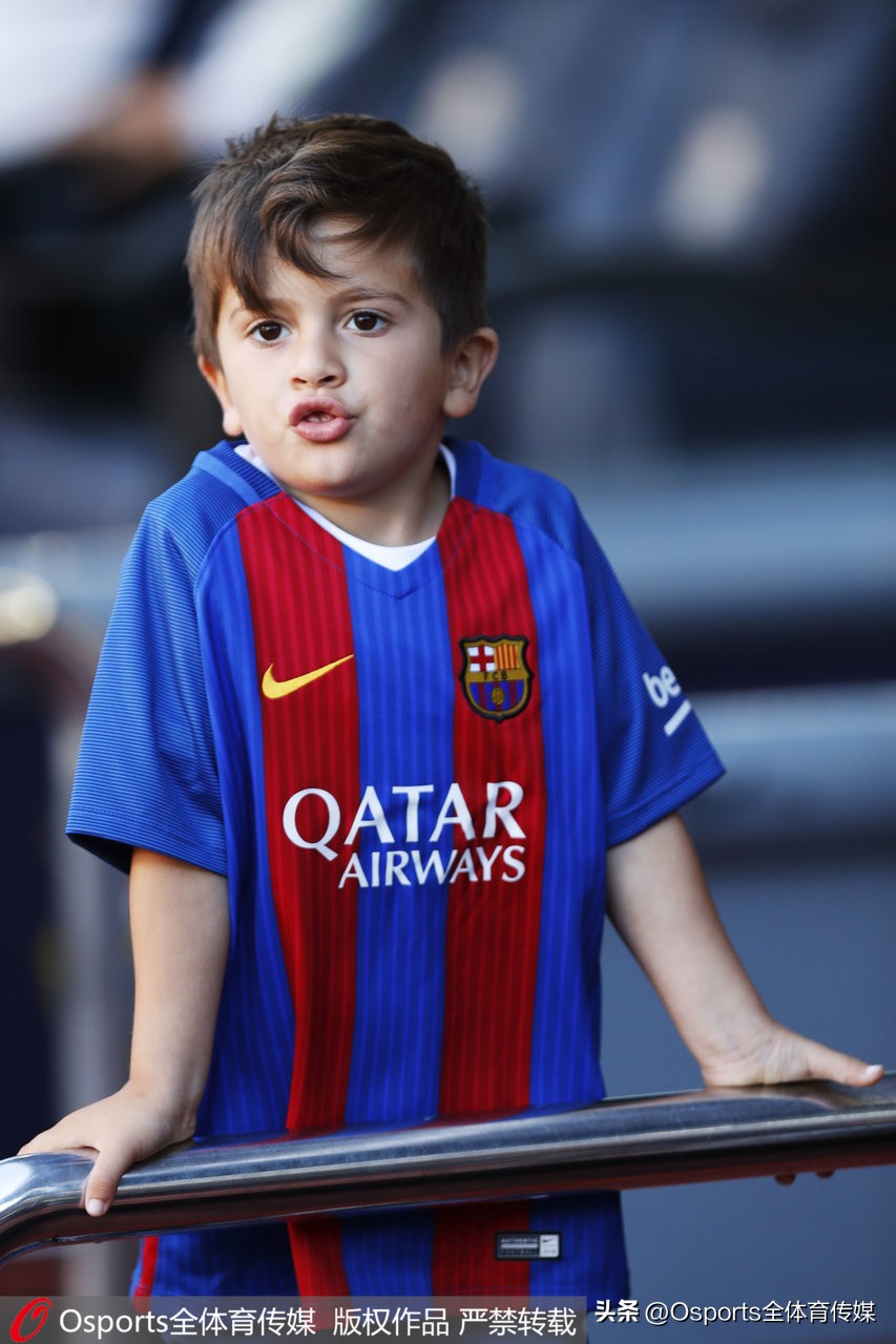 足球的魅力盘点足坛的可爱萌娃,盘点六一儿童节萌娃表演搞笑视频