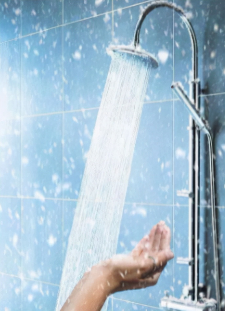 乔杉洗浴教学,洗浴王乔杉爆笑视频