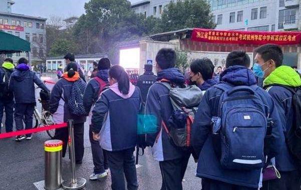 浙江高考成绩与其他省对比,浙江高考前100喜报