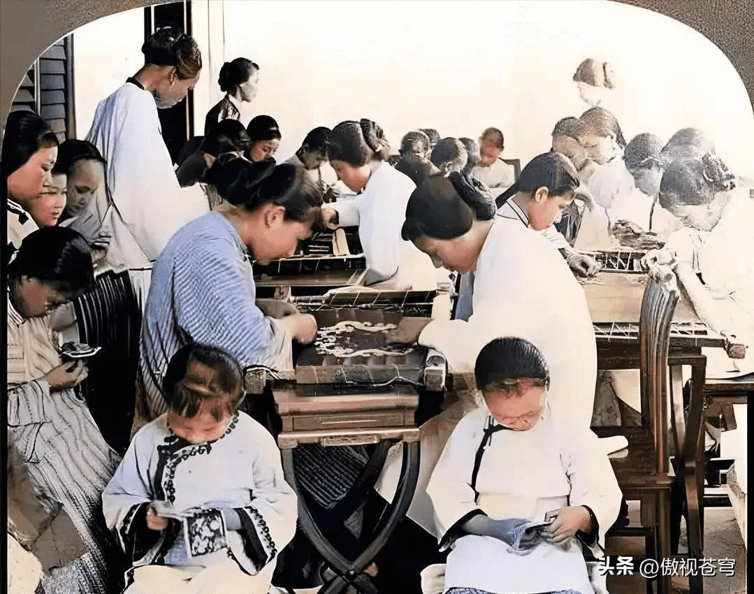 【晚清*楼青**旧影】女子丰乳肥臀，媚态撩人，风姿依旧！