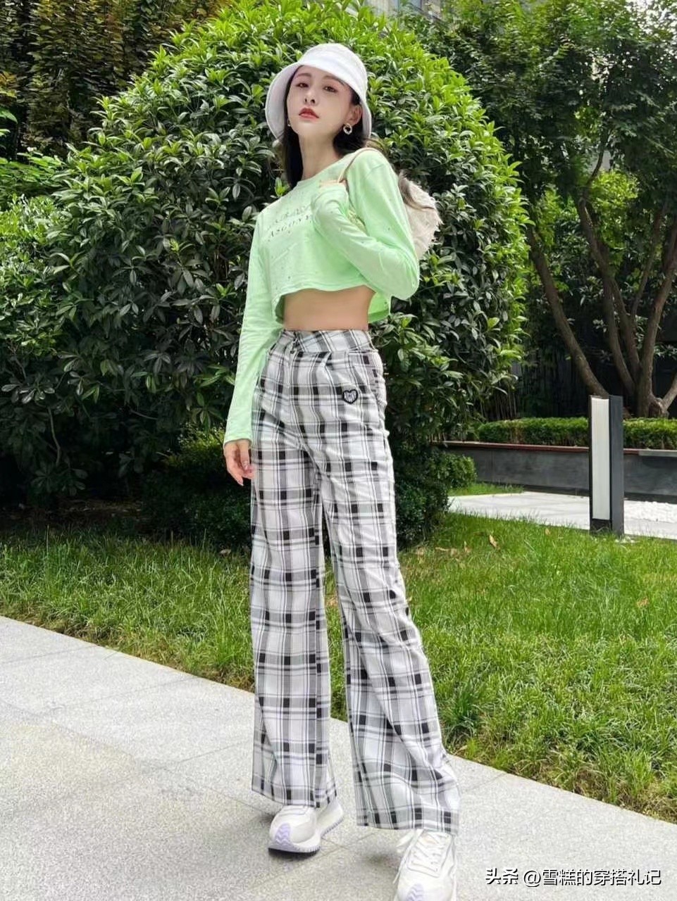 小白鞋属于什么款式,小白鞋算板鞋吗