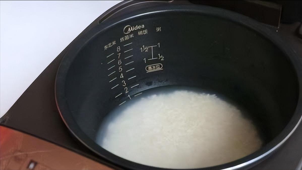 保姆工资低怎么解决,做保姆拖欠了三万的工资