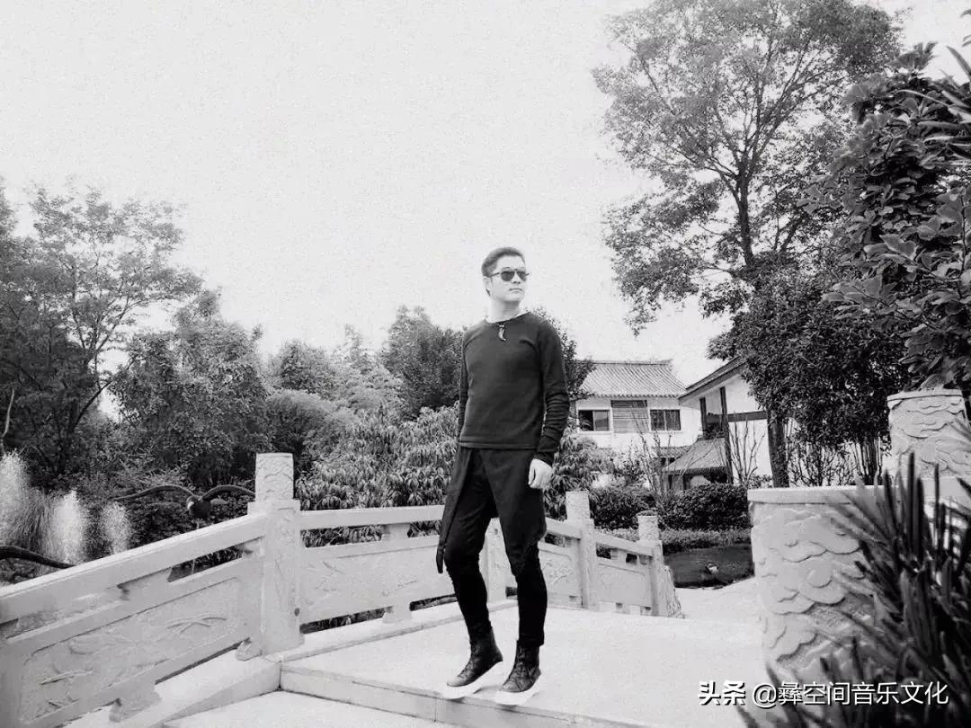 彝族有名的音乐人,彝族歌手音乐