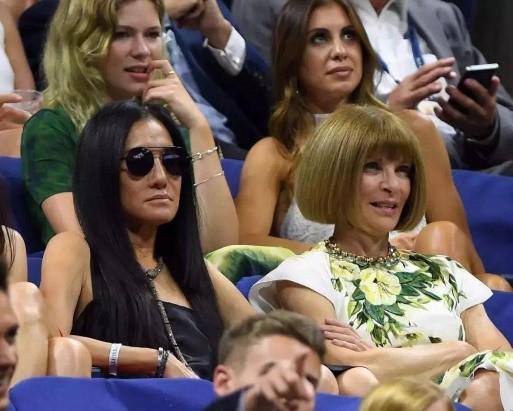 72岁王薇薇晒近照,王薇薇年轻写真照