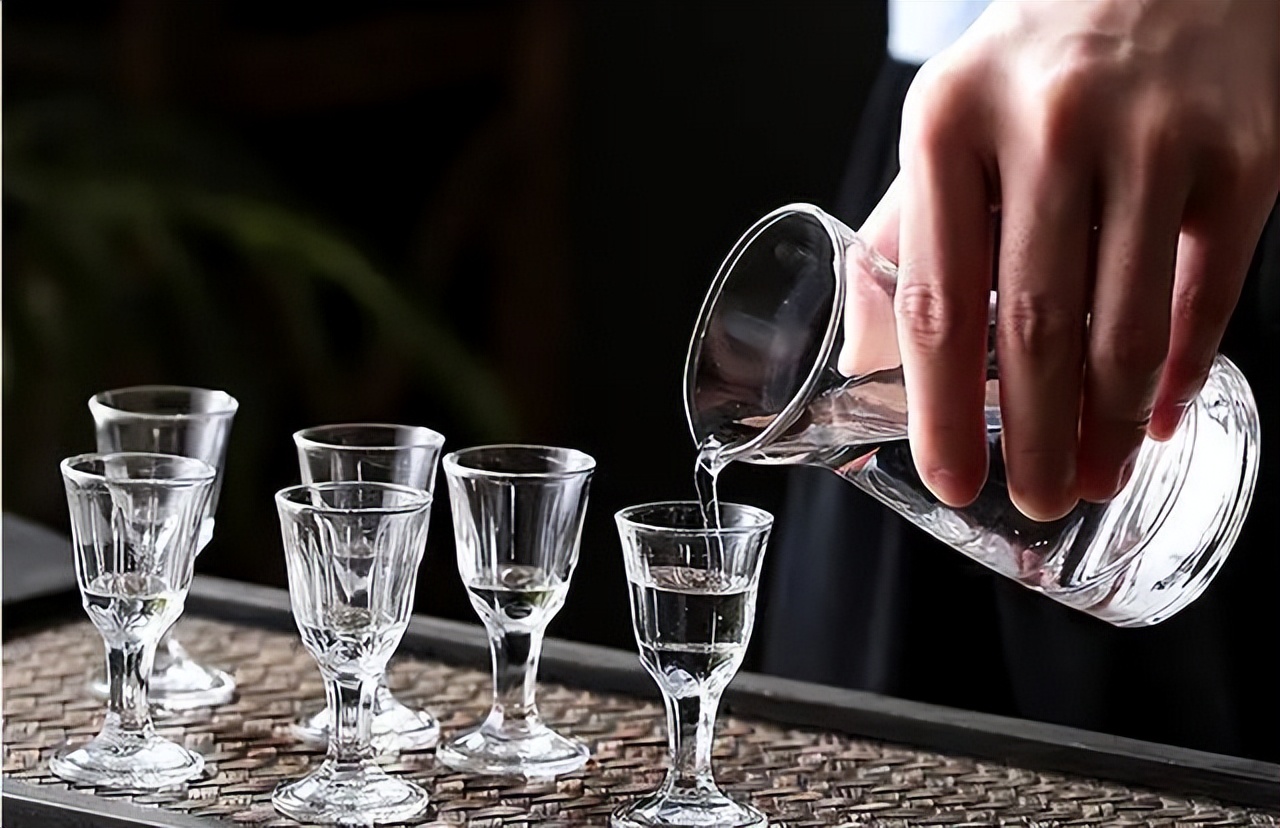 没喝完的酒如何封口保存,没喝完的酒怎么保存