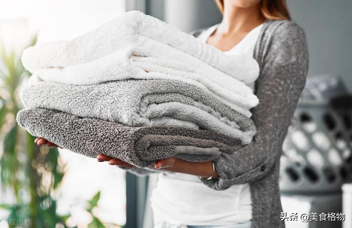 今天才知道，洗床单时加一碗水，不管床单多脏多旧，瞬间洁净如新