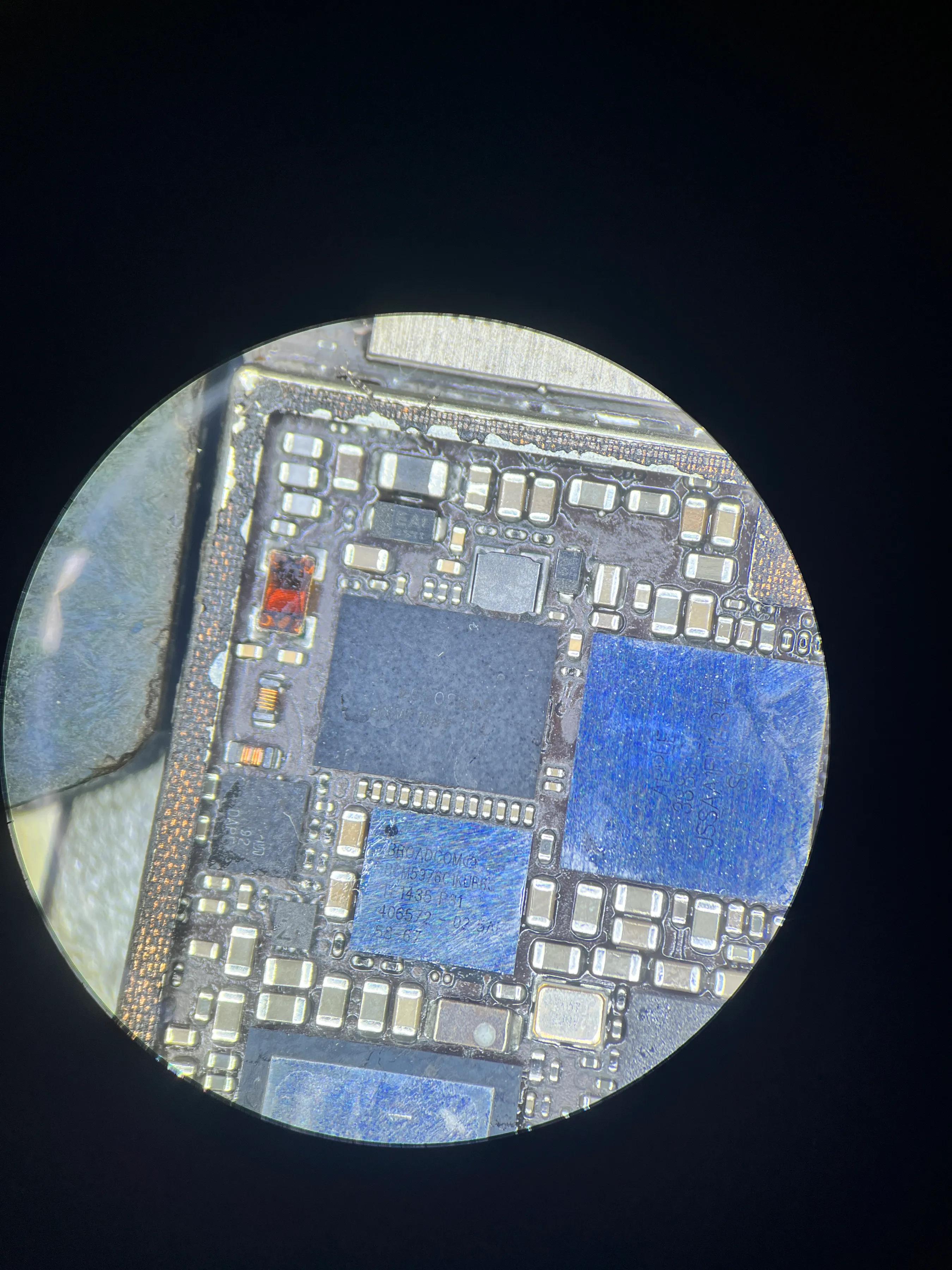 6p触摸失灵花屏,苹果6p屏幕花屏怎么修