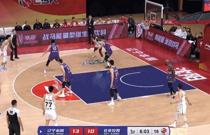 辽宁新外援桑普森集锦,桑普森辽宁暴扣任骏飞