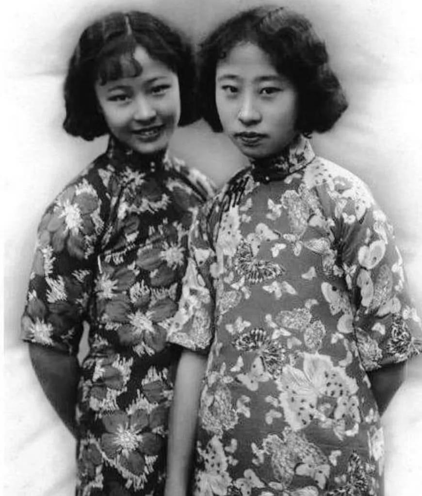 紫禁城最美三格格，在新中国摆摊卖香烟，毛主席为她点了个赞