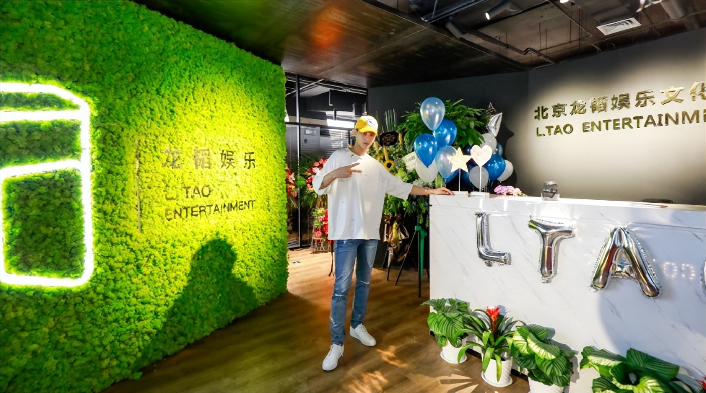 归国四子鹿晗关晓彤,鹿晗带关晓彤录五哈是哪一期