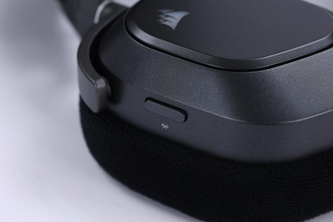 电竞游戏耳机可调节,海盗船耳机hs80max闷耳朵吗