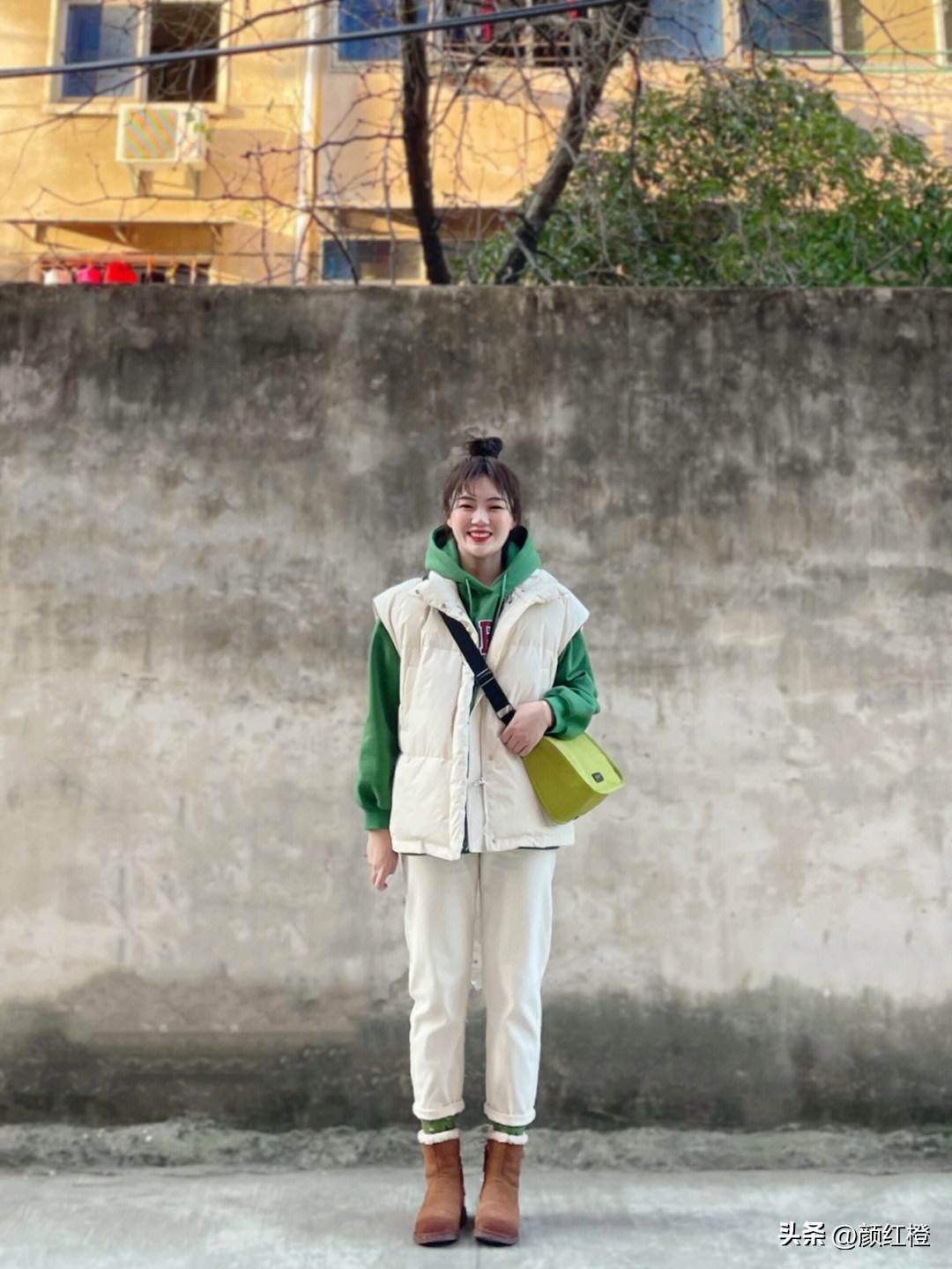 鲨鱼裤搭配长款羽绒服视频,羽绒服鲨鱼裤绝美冬天就该这么穿