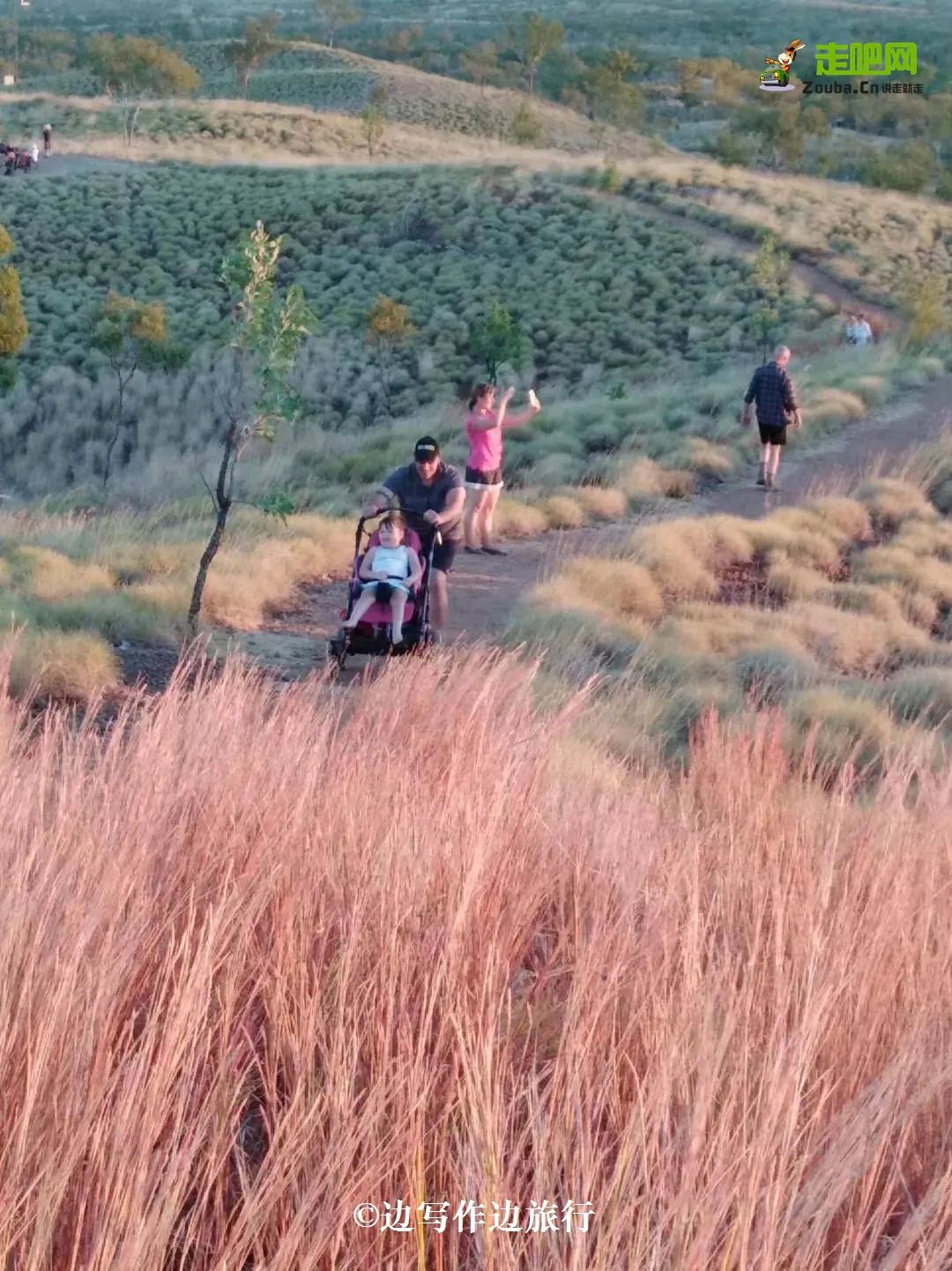 贫穷女大学生第一次出国旅行去哪,女生穷游4年游了24个国家