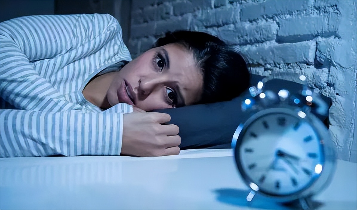 睡不着一直闭眼算不算休息,睡不着但是一直闭眼会影响精神吗