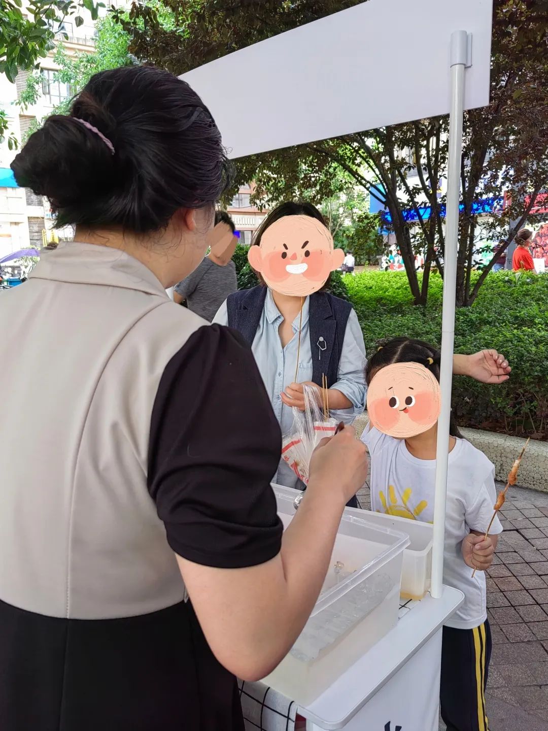 冰粉跟凉面哪个生意更好,夏天卖冰粉和凉面哪个更挣钱