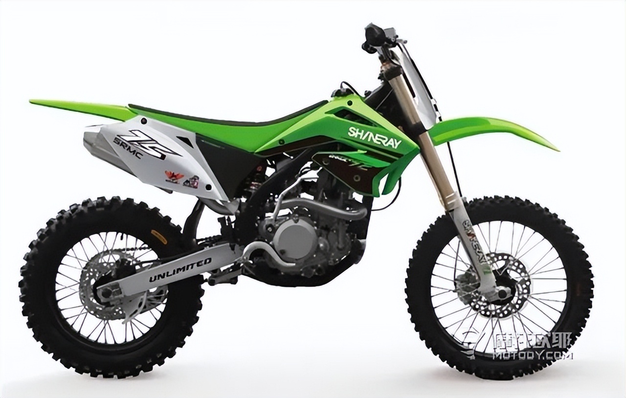 七年前的国产摩托车，连牌照架都不会好好做