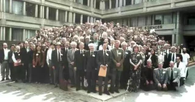 感动中国2021杨振宁的介绍词,杨振宁获年度感动中国人物