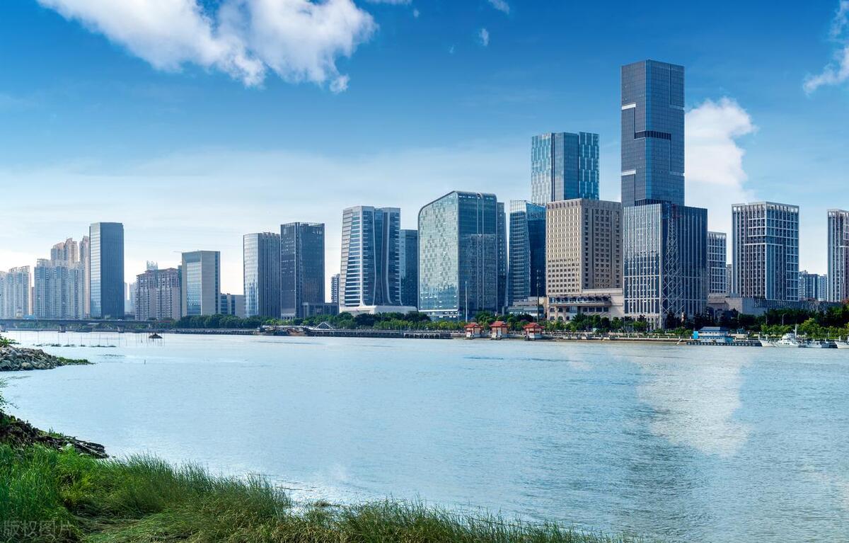 福建三大城市厦门泉州福州,新一线城市福州厦门