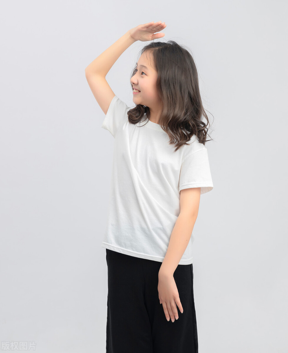 11岁1米4来月经还能长高吗,11岁的女孩来月经正常吗还长高吗