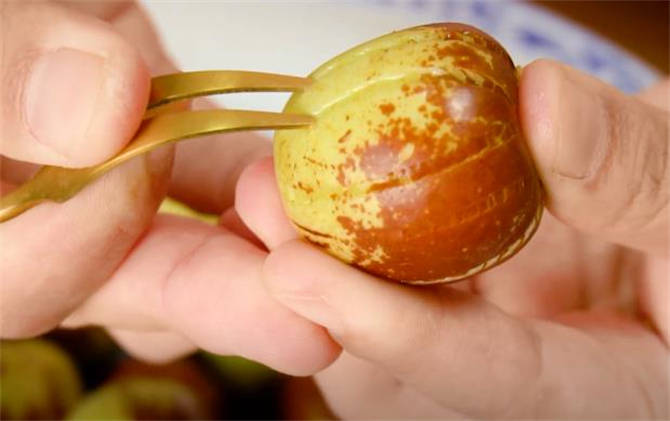 冬枣不去核怎么做,冬枣怎么做蜜枣比椰枣还好吃