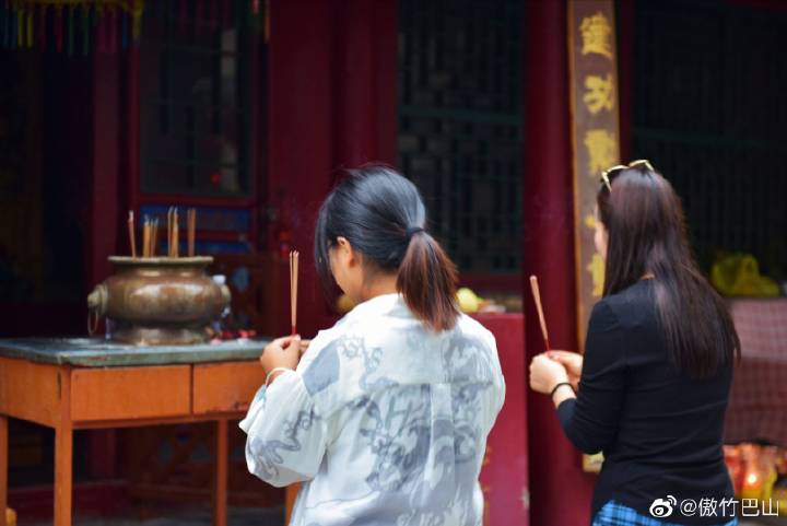 佛教四大名山五台山,五台山自然风景最好的寺院