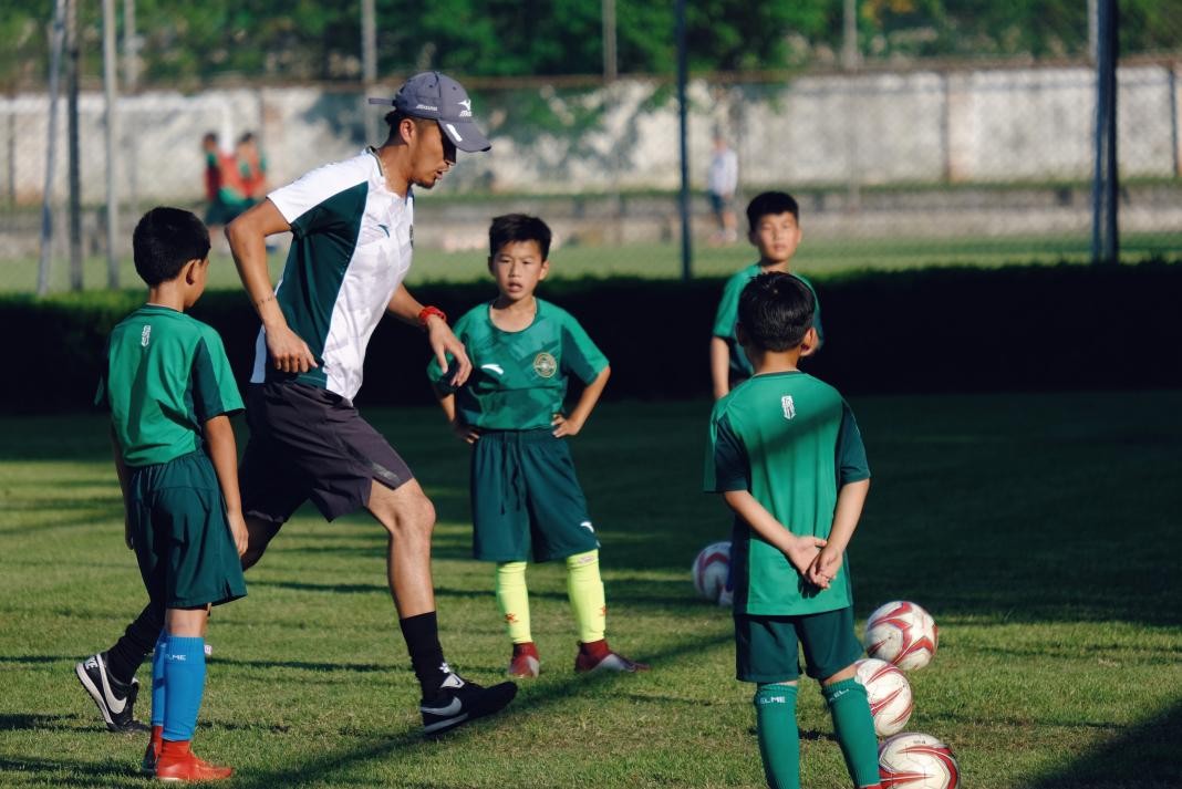 足球教练可以在哪里就业,足球教练员的职业发展