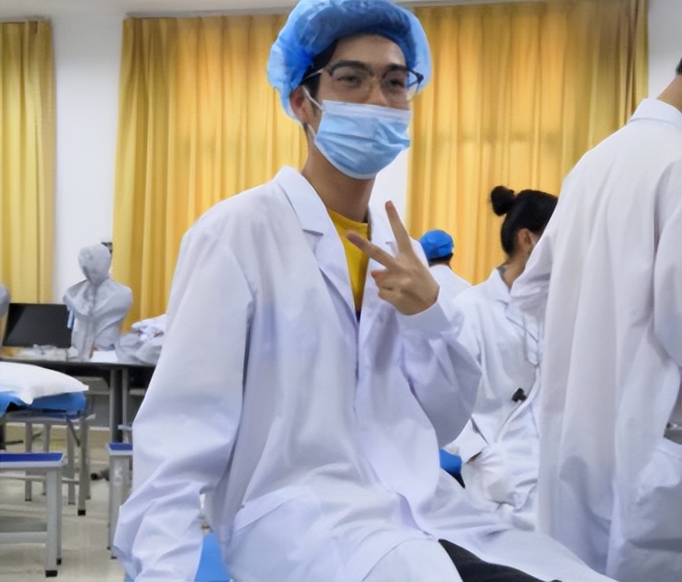 高考志愿填报医学专业推荐,高考报志愿哪些专业最热门