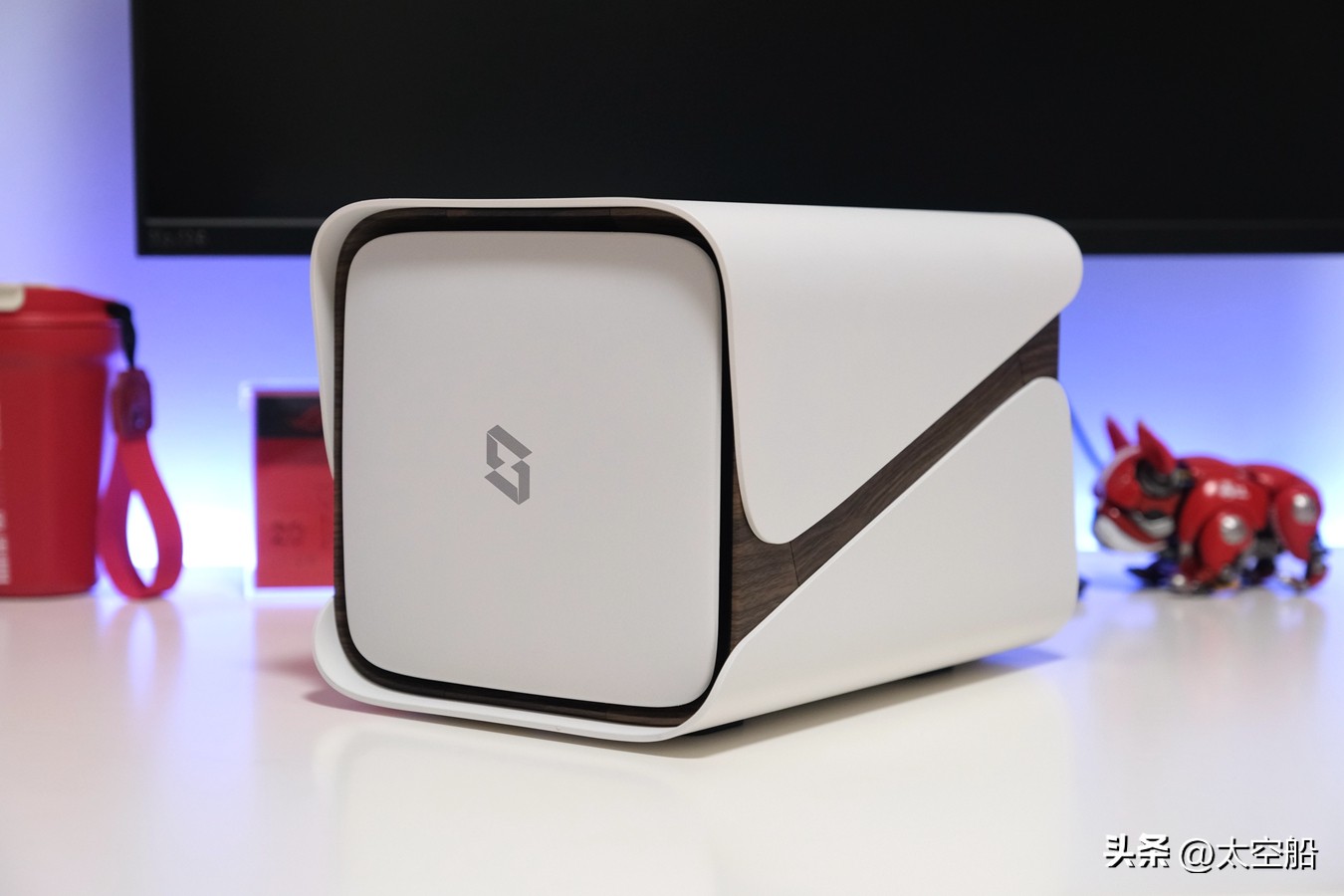 简单易用nas新兵极空间z4上手体验,极空间z4s上手