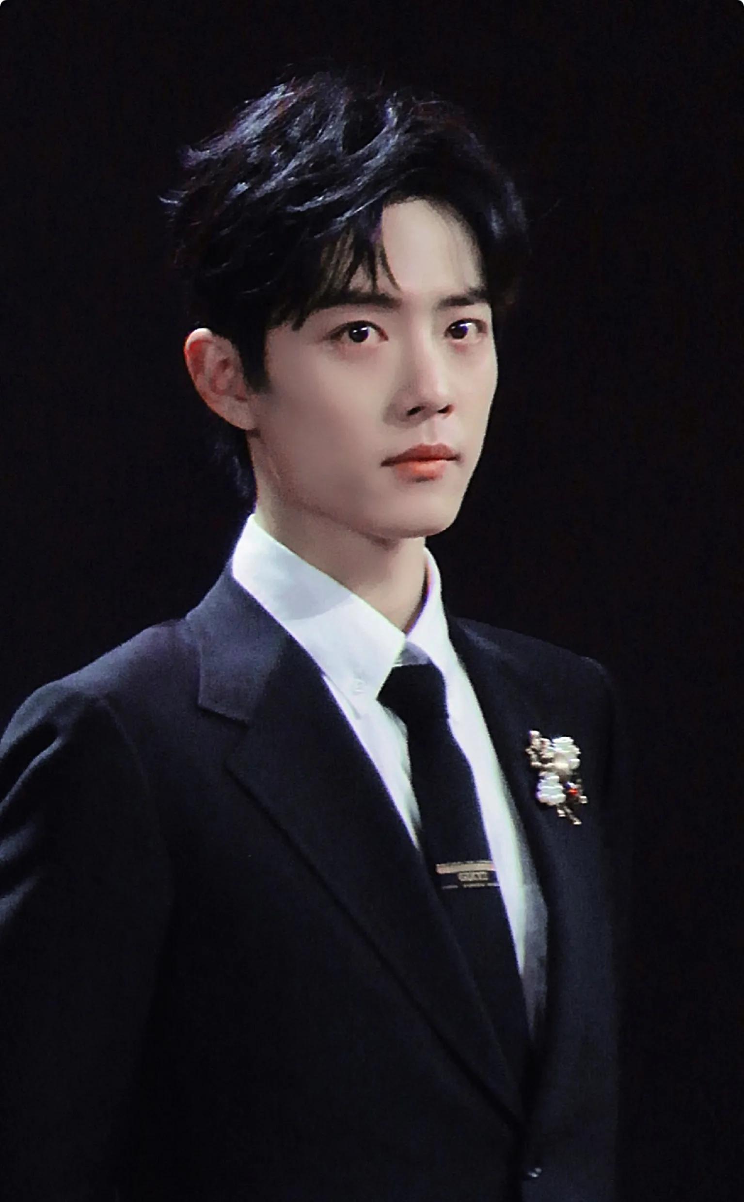 肖战天生侠气风骨,肖战清秀的五官