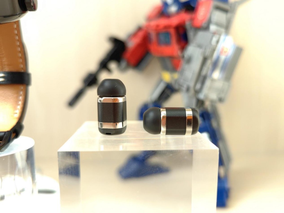 华为手表耳机watchbuds实用性,华为watchbuds耳机佩戴