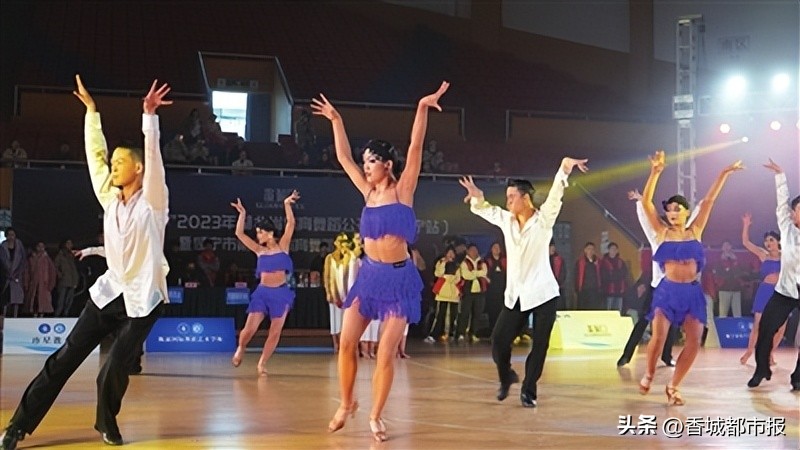 八百舞者咸宁争霸!“歌瑞亚杯”2023年湖北体育舞蹈公开赛(咸宁站)暨咸宁市第八届体育舞蹈锦标赛精彩开赛
