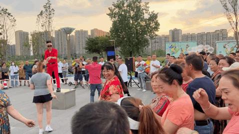 凤凰山，宇宙级草根网红孵化中心