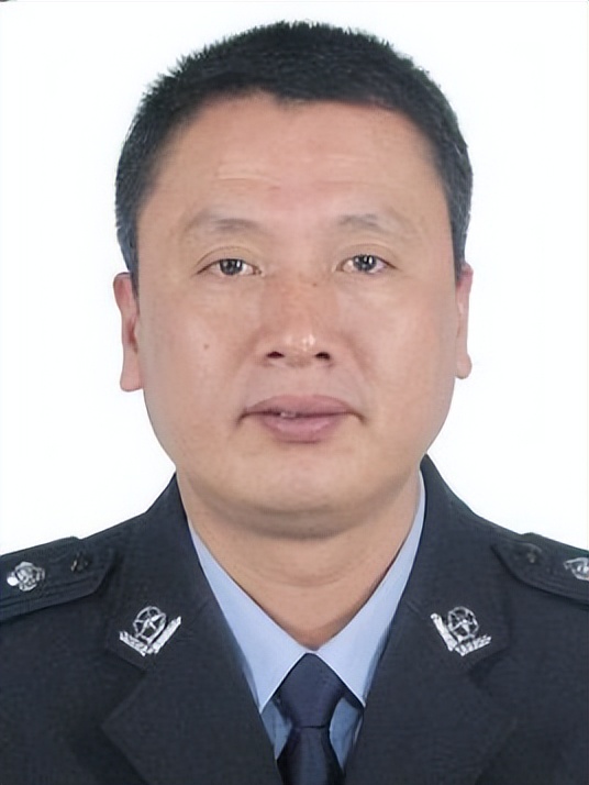 清明节缅怀革命英烈赓续红色血脉,全国公安系统二级英模发文