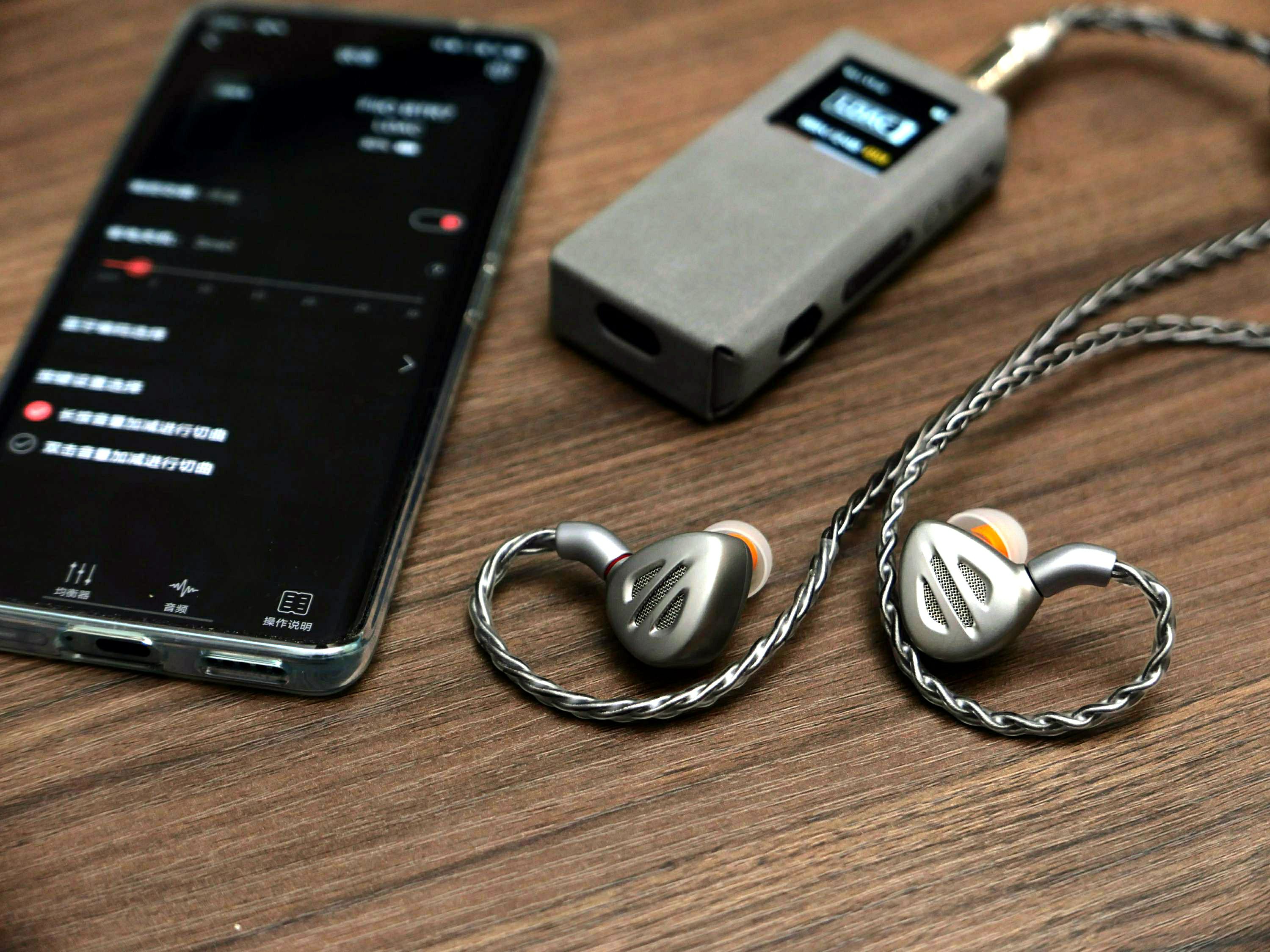 kzast24鍗曞厓鑰虫満涓庨鍌瞗h9瀵规瘮娴嬭瘎,绾挍鍗曞厓鑰虫満