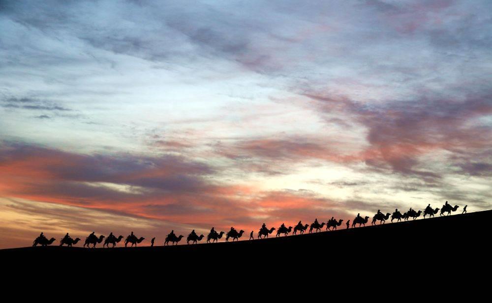 东方智慧融会贯通，“一带一路”高峰论坛启示千年前瞻。