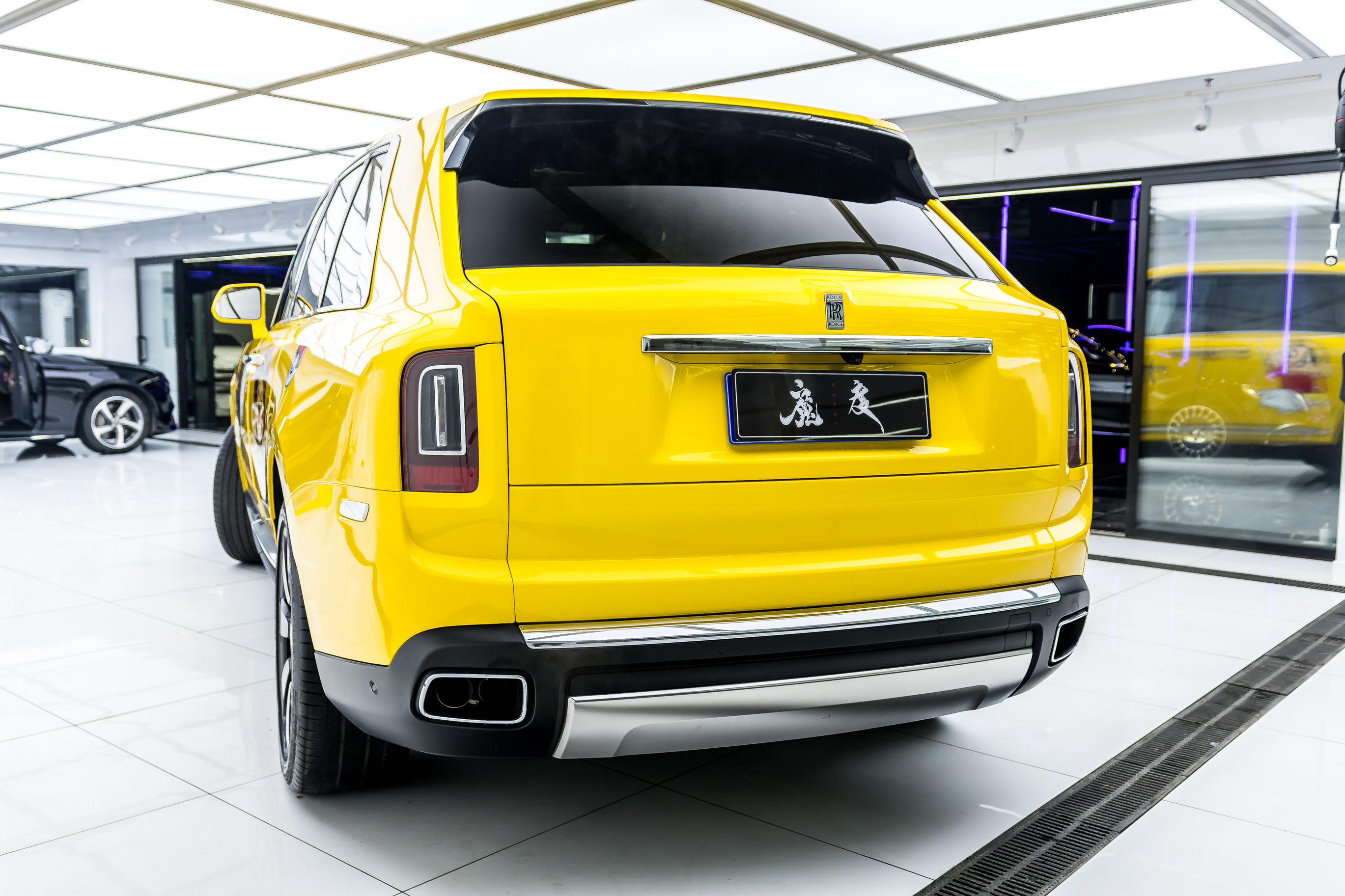 MAX车身改色膜丨西安汽车改色贴膜劳斯莱斯库里南换新定制涂装