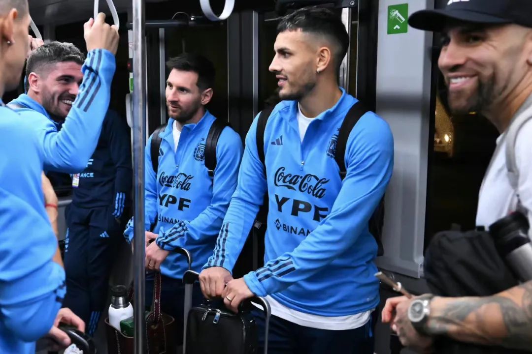 世界杯帅气球员西装,世界杯阿根廷男模队西装照高清