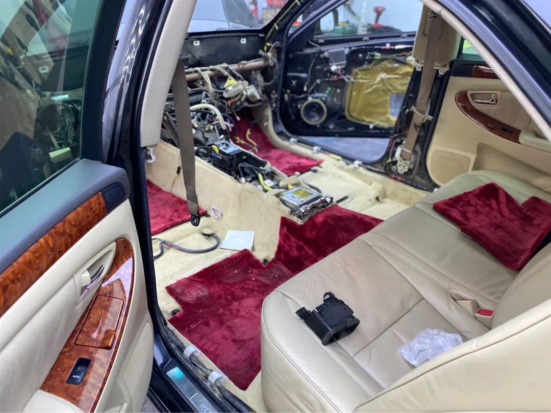 老皇冠全车翻新整备50000元,12代皇冠二手翻新要多少钱