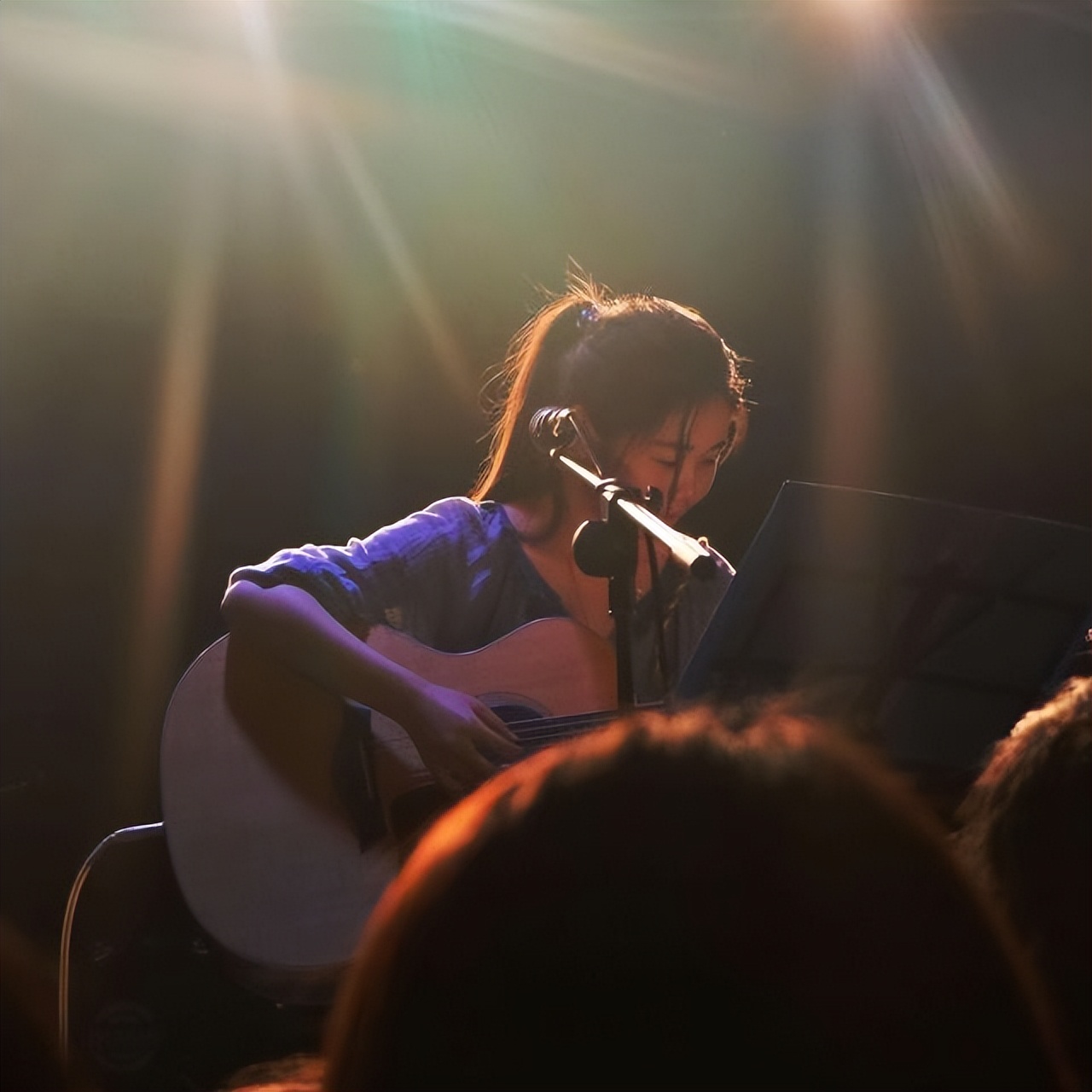 歌词毫无逻辑的歌,歌词不符合实际的歌